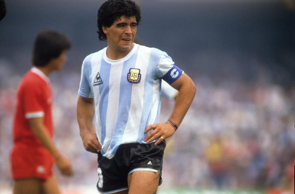 Equipaciones míticas del fútbol y su legado visual